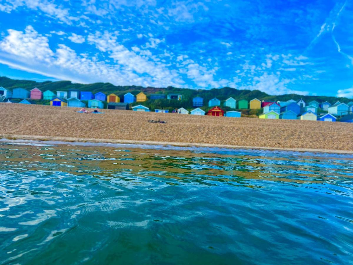 Jungle Lodge Lymington Buitenkant foto